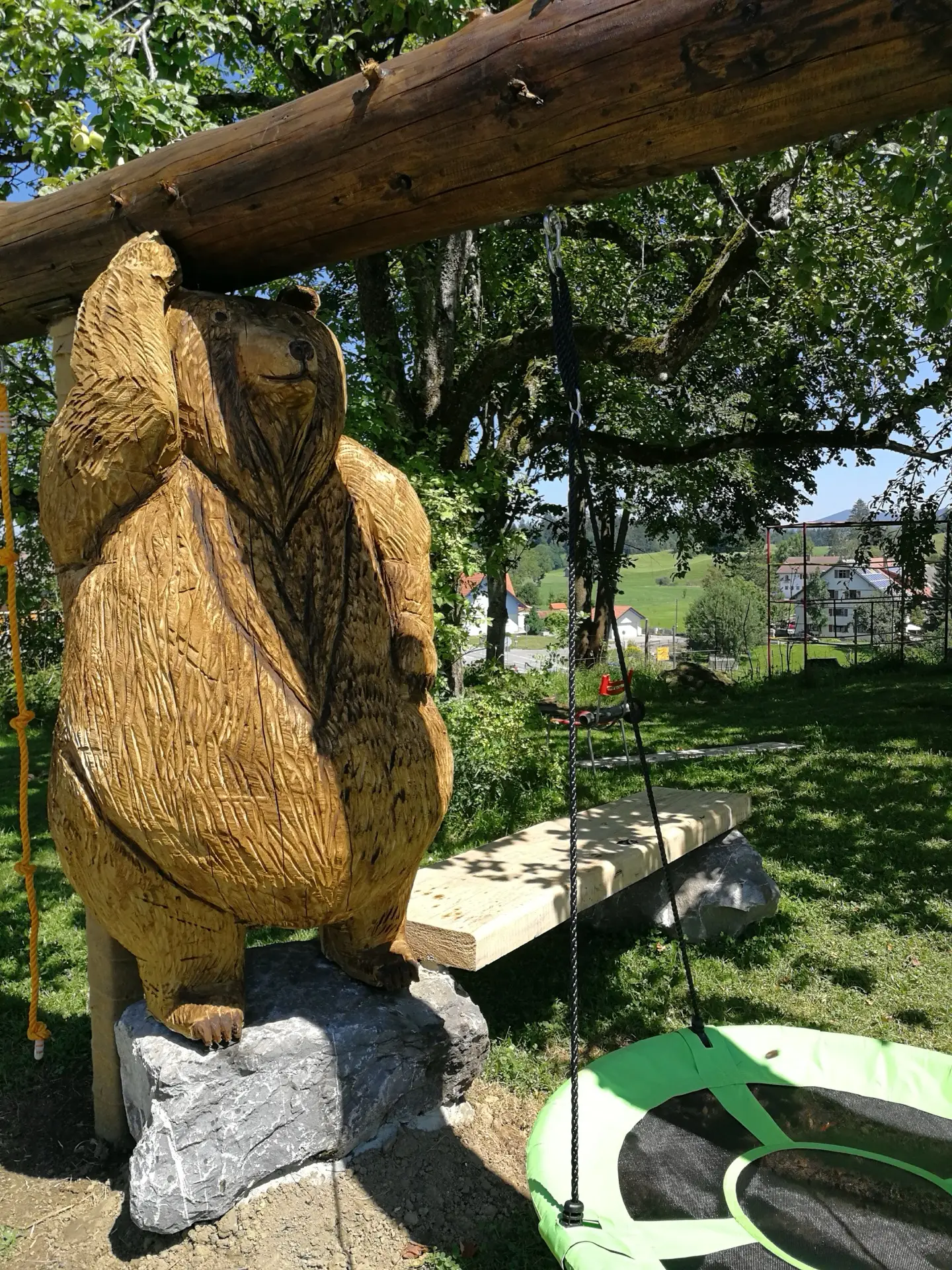 Spielplatz mit Schaukel